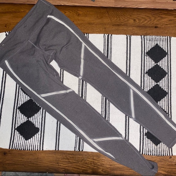 Alo Yoga Coast Legging - Picture 1 of 3